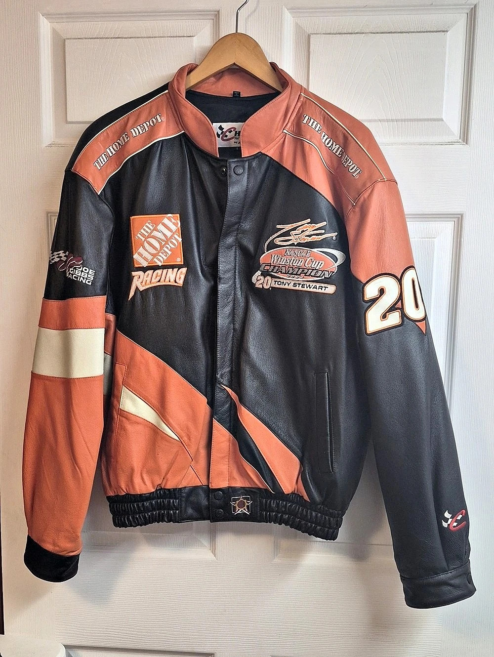 Chase Authentics NASCAR Winston Cup Champion 2000 Tony Stewart #20 jacket Color